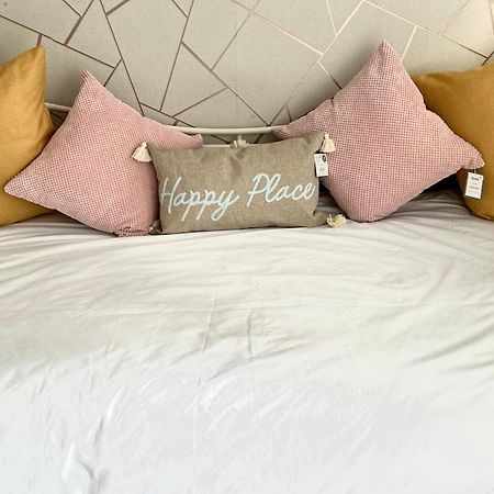 Happy Place With Kitchenette- Female Only London Ngoại thất bức ảnh