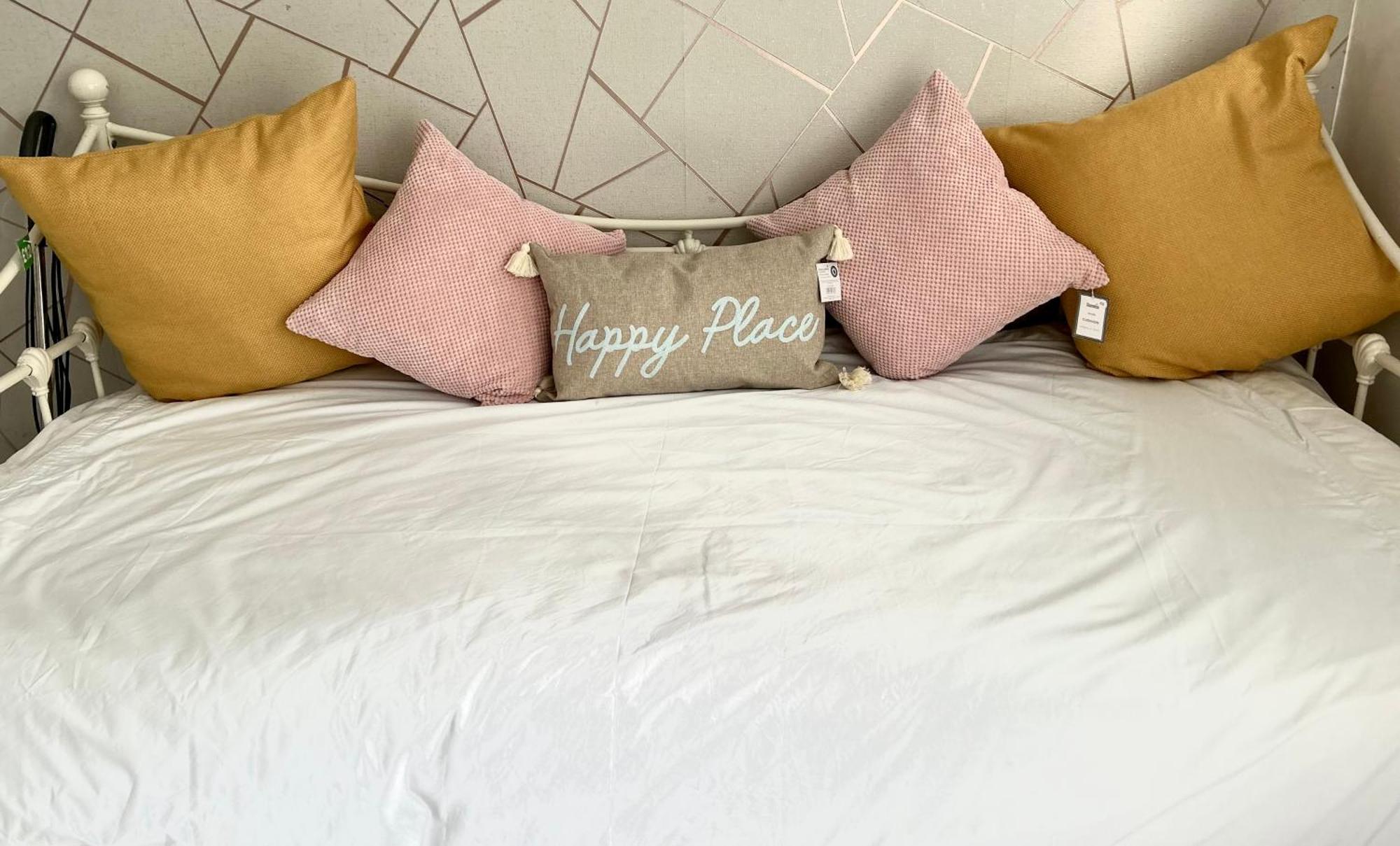Happy Place With Kitchenette- Female Only London Ngoại thất bức ảnh
