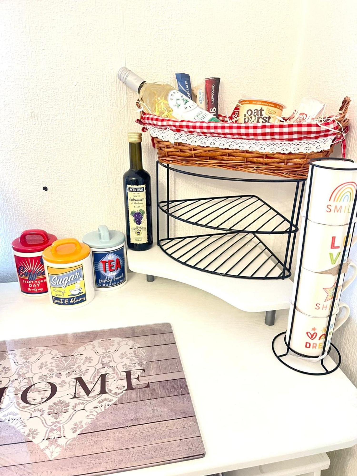 Happy Place With Kitchenette- Female Only London Ngoại thất bức ảnh